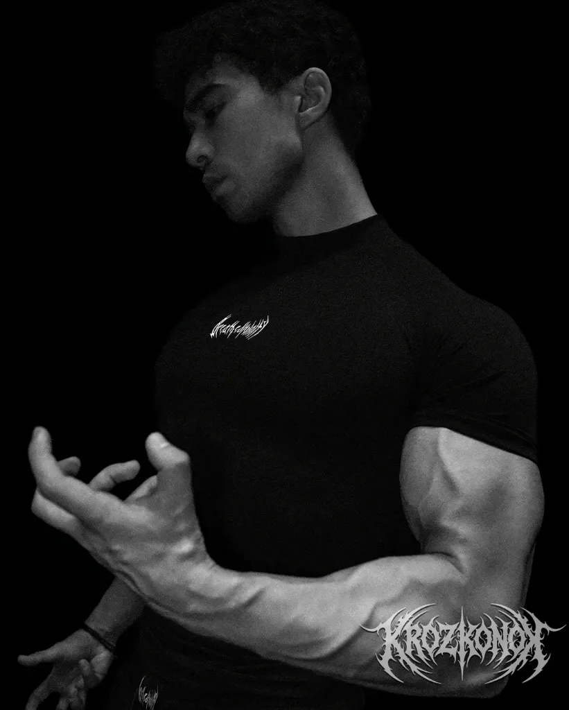 BreathDivinity Minimalist Compression Shirt